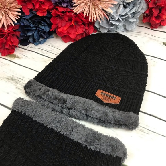 Black Cable Knit Beanie & Ring Scarf w/ Fleece - Picture 5 of 10